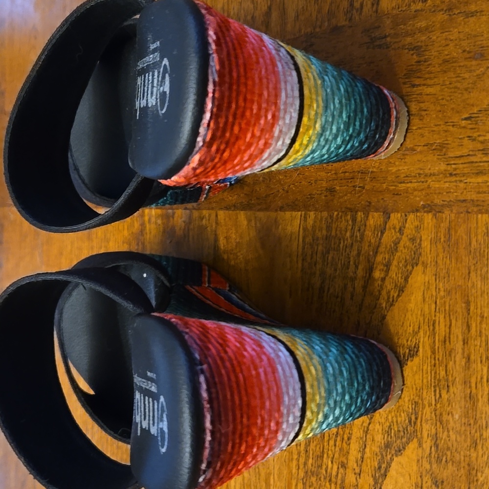 Colorful Wedge Sandals - Picture 7 of 11